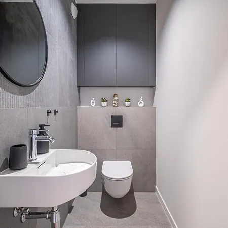 Apartament Z Balkonem I Miejscem Parkingowym W Centrum Gdanska - Scala Apartman