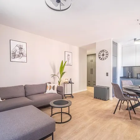Apartament Z Balkonem I Miejscem Parkingowym W Centrum Gdanska - Scala Apartamento *